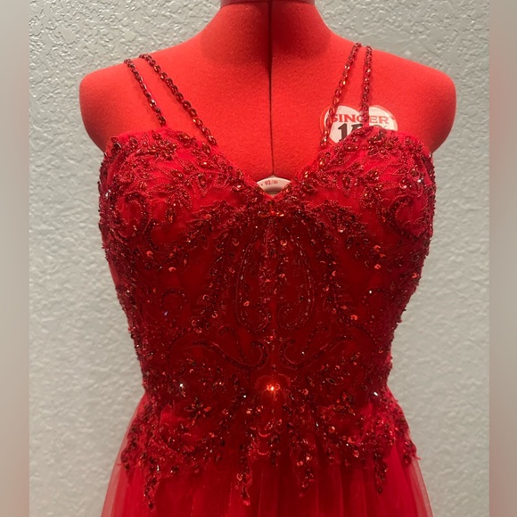 Eli Wilde Mon Cherie Gown - Picture 3 of 12